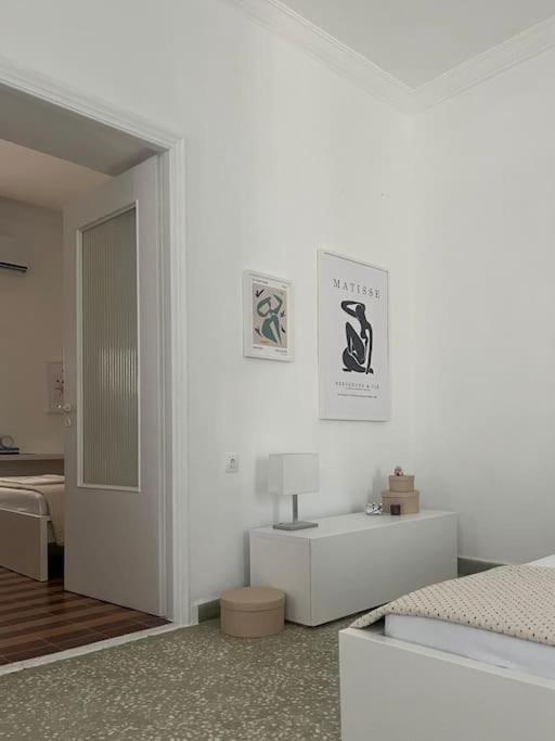 Cozy, Spacious, Newly Renovated Flat In Adamas Exterior photo